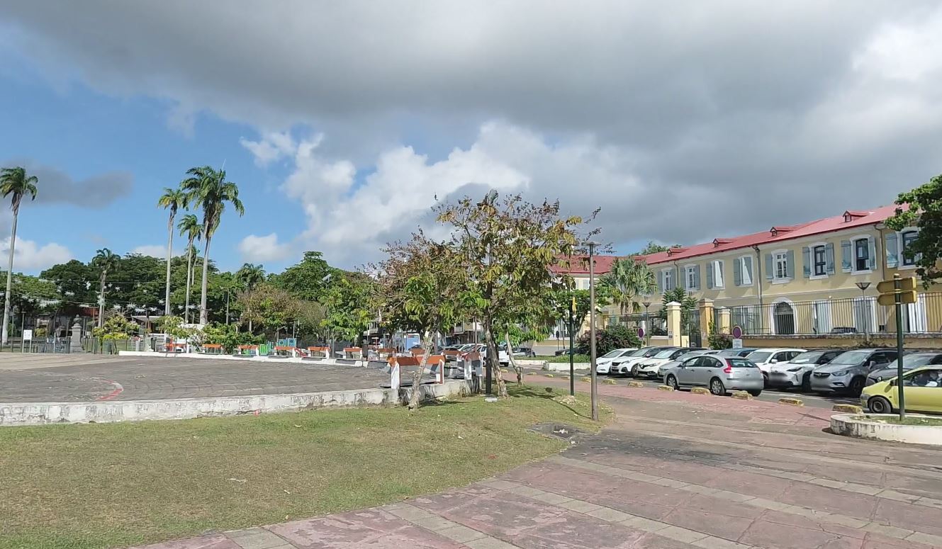 architecte-departements-et-territoires-d-outre-mer-drom-com